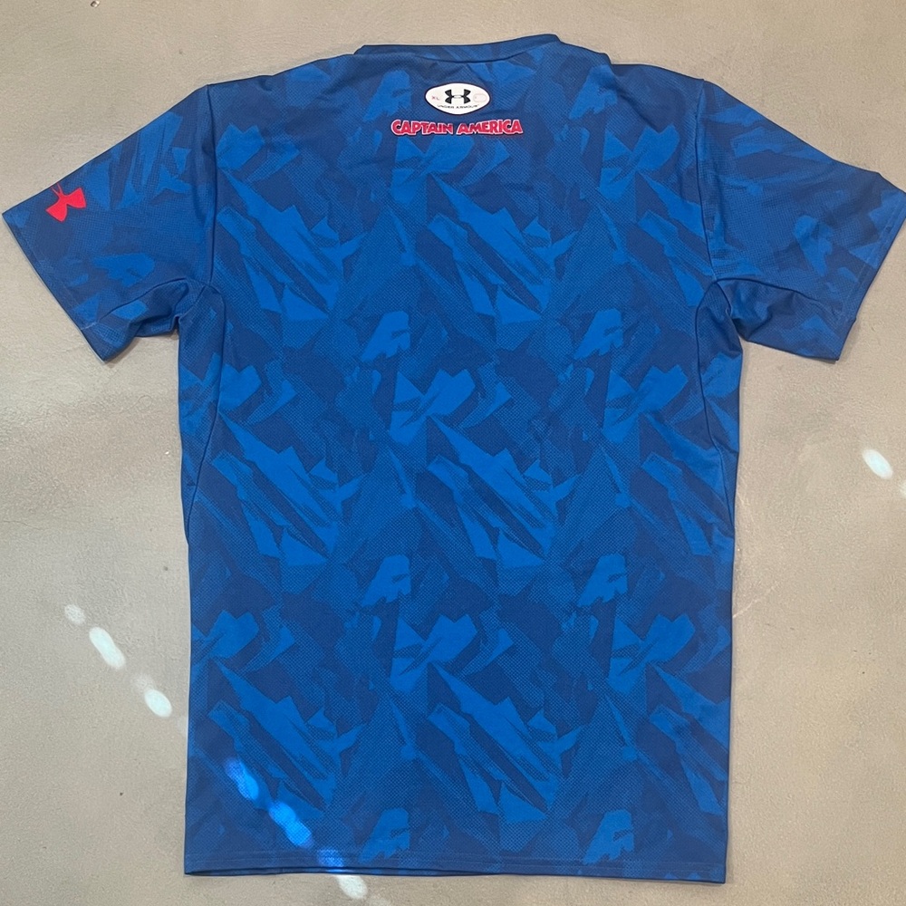 Under Armer Blue Captain America Graphic compression tee - Picture 3 of 3